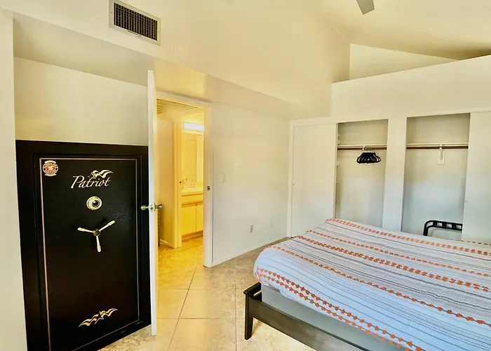 Holiday home Sabino Canyon With A Pool And