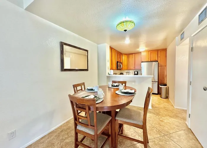 Sabino Canyon With A Pool And Holiday home *