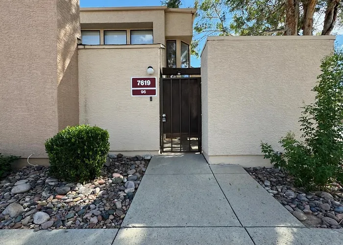 Holiday home Sabino Canyon With A Pool And