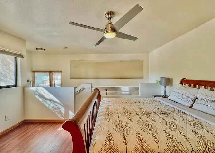 Sabino Canyon With A Pool And Holiday home *